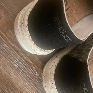 Tried on but never worn due to me being a 7 1/2 & these are a 8. Great condition